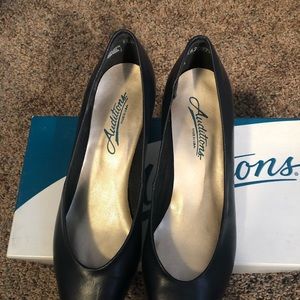 Auditions Women’s Navy Blue Classic Pumps Heels 9
